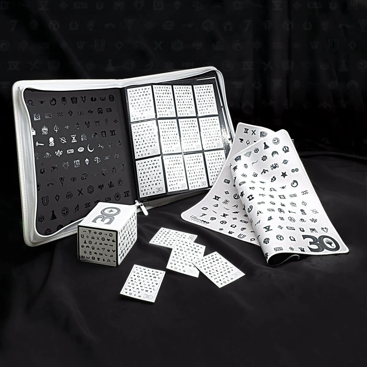 30th Anniversary 12-Pocket PRO-Binder for Magic: The Gathering