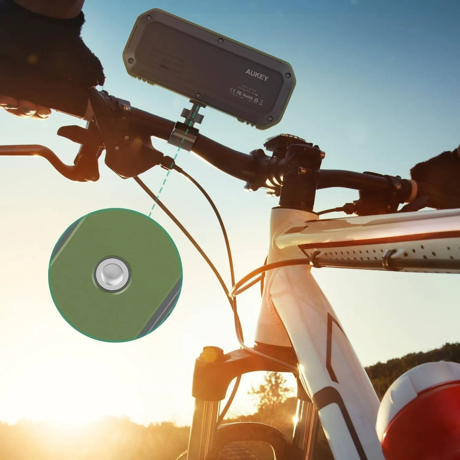 SK-M8 IP64 Outdoor Waterproof Wireless bluetooth speaker